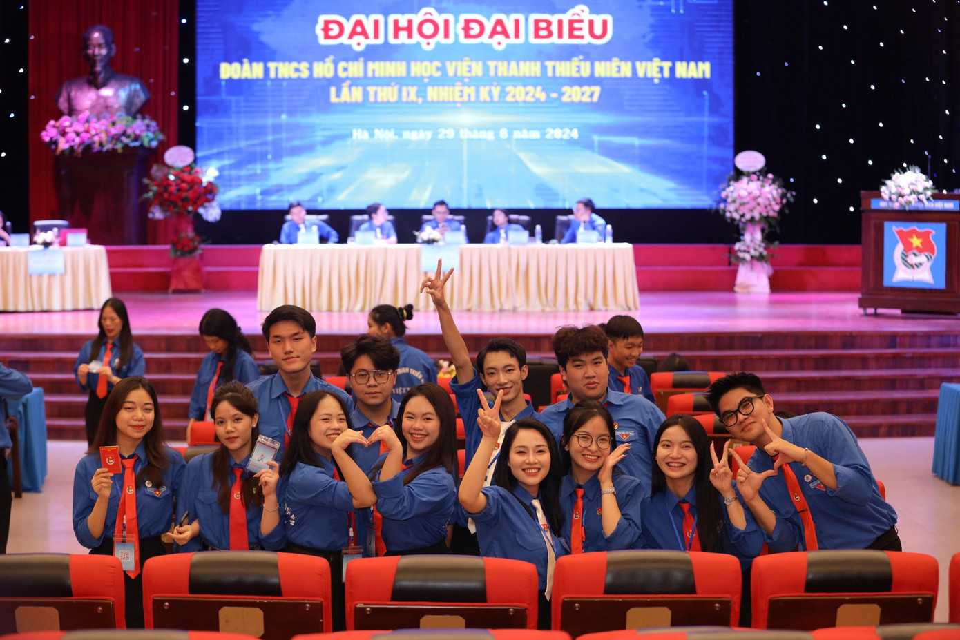 Không khí vui tươi, trẻ trung của các đại biểu dự Đại hội Không khí vui tươi, trẻ trung của các đại biểu dự Đại hội