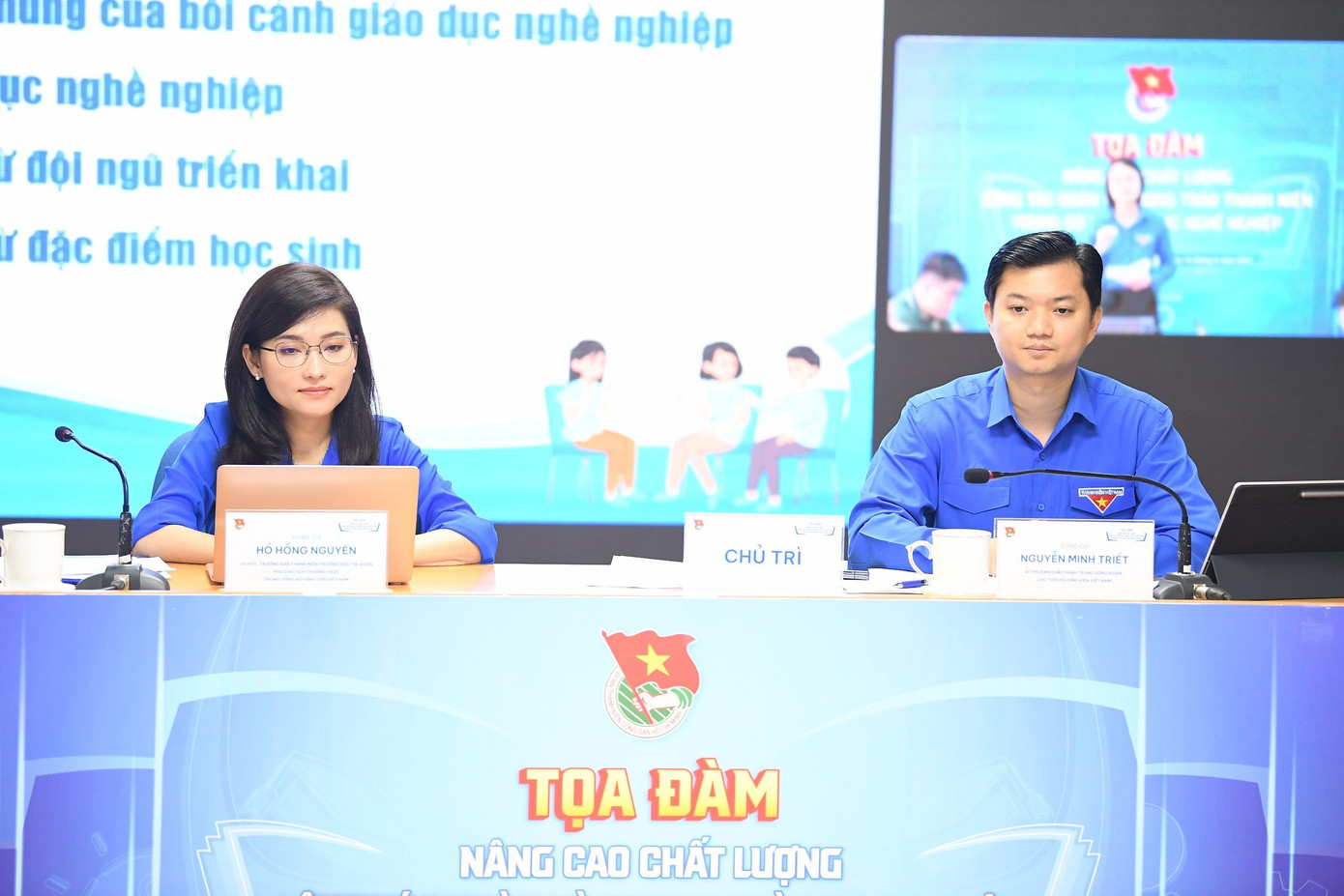 Anh Nguyễn Minh Triết – Bí thư T.Ư Đoàn, Chủ tịch T.Ư Hội SVVN và chị Hồ Hồng Nguyên - Trưởng ban Thanh niên Trường học T.Ư Đoàn, Phó Chủ tịch thường trực T.Ư Hội SVVN chủ trì toạ đàm. Ảnh: Dương Triều