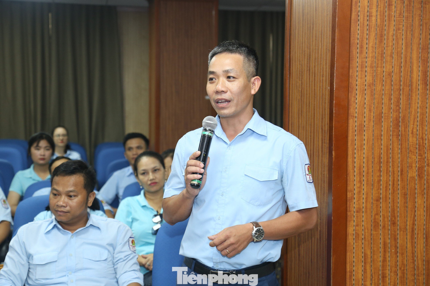 Các đại biểu bày tỏ tâm tư, nguyện vọng của mình Các đại biểu bày tỏ tâm tư, nguyện vọng của mình