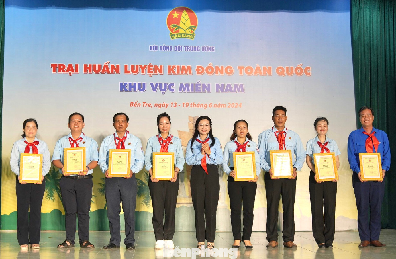 Tuyên dương 8 đơn vị tỉnh, thành phố đã chuẩn bị rất tốt các điều kiện để trại sinh tham gia và đạt kết quả cao. Tuyên dương 8 đơn vị tỉnh, thành phố đã chuẩn bị rất tốt các điều kiện để trại sinh tham gia và đạt kết quả cao.