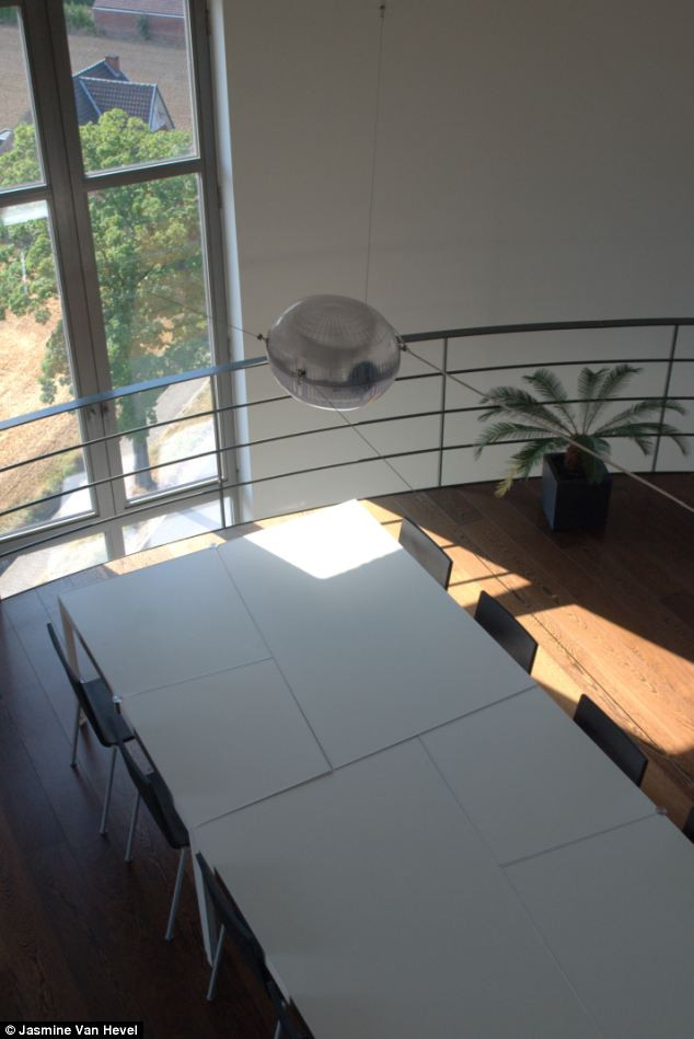 Không gian bếp nhìn từ trên xuống. Không gian bếp nhìn từ trên xuống