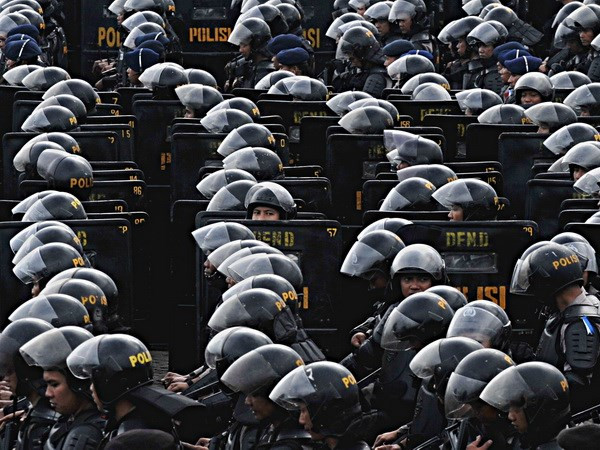 Cảnh sát Indonesia tham gia ''Chiến dịch thắp sáng ngọn nến 2013.