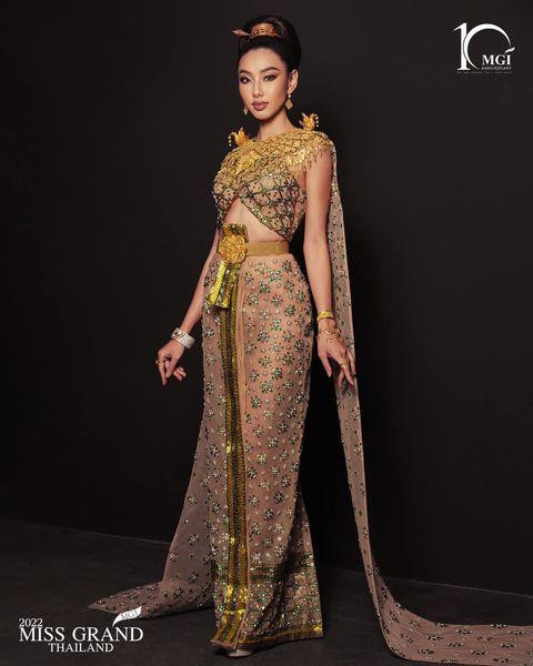 Thuỳ Tiên vừa trở về từ chuyến công tác Mỹ Latinh và cũng tròn 4 tháng cô đăng quang cuộc thi Miss Grand International 2021. Thuỳ Tiên vừa trở về từ chuyến công tác Mỹ Latinh và cũng tròn 4 tháng cô đăng quang cuộc thi Miss Grand International 2021.