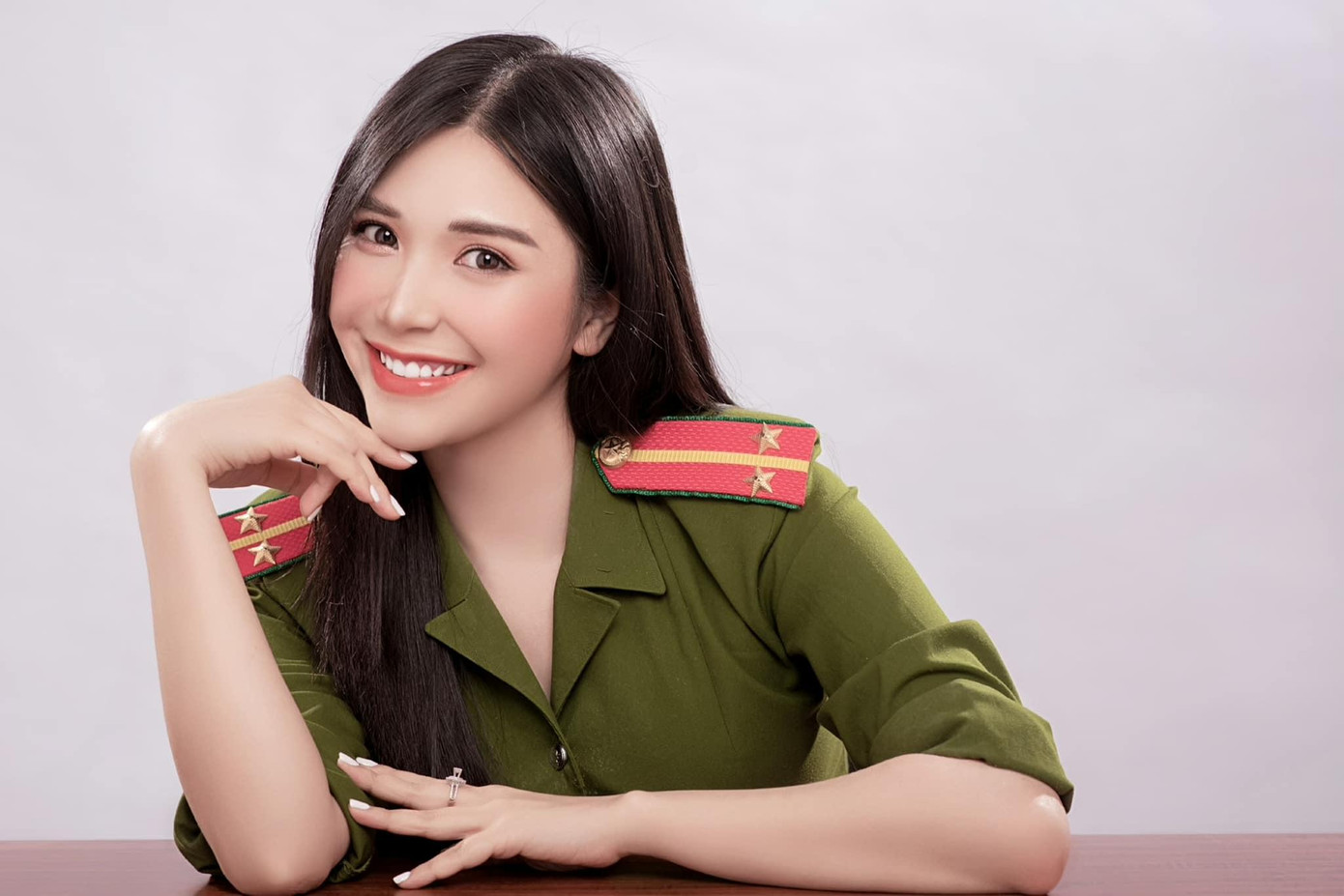 Nhân vật Hải Yến có thể xem là một bước ngoặt trong sự nghiệp diễn xuất của Thanh Bi. Thanh Bi chia sẻ: “Khi nhận vai thiếu úy Đường Hải Yến trong Bão ngầm, tôi cảm thấy rất tự hào và xác định đây sẽ là một thử thách lớn dành cho mình. Tôi còn nhiều thứ cần học hỏi, trau dồi vì vai diễn thiếu úy công an là một vai nặng ký”. Nhân vật Hải Yến có thể xem là một bước ngoặt trong sự nghiệp diễn xuất của Thanh Bi. Thanh Bi chia sẻ: “Khi nhận vai thiếu úy Đường Hải Yến trong Bão ngầm, tôi cảm thấy rất tự hào và xác định đây sẽ là một thử thách lớn dành cho mình. Tôi còn nhiều thứ cần học hỏi, trau dồi vì vai diễn thiếu úy công an là một vai nặng ký”.