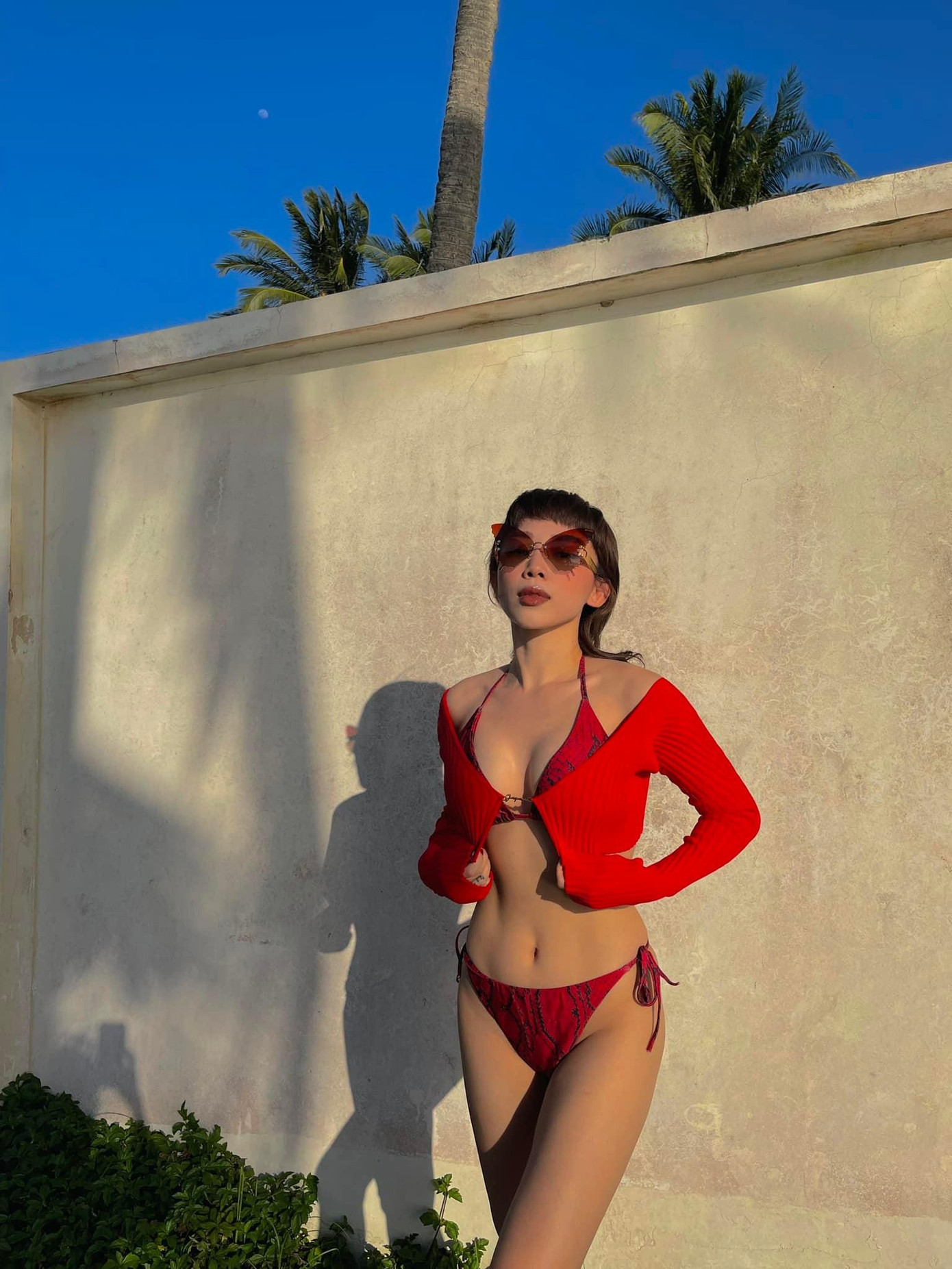 Tóc Tiên thừa nhận bản thân đã bị tấn công trên mạng rất nhiều khi chia sẻ những quan điểm cá nhân. Theo nữ ca sĩ, một trong những lý do chính để thực trạng này diễn ra thường xuyên bởi vì cô là một nghệ sĩ nữ. Hiện tại, Tóc Tiên khẳng định mình trưởng thành, chín chắn hơn. Cô không còn phát ngôn một cách thoải mái trên mạng xã hội mà kín kẽ trong việc thể hiện suy nghĩ của bản thân. Tóc Tiên thừa nhận bản thân đã bị tấn công trên mạng rất nhiều khi chia sẻ những quan điểm cá nhân. Theo nữ ca sĩ, một trong những lý do chính để thực trạng này diễn ra thường xuyên bởi vì cô là một nghệ sĩ nữ. Hiện tại, Tóc Tiên khẳng định mình trưởng thành, chín chắn hơn. Cô không còn phát ngôn một cách thoải mái trên mạng xã hội mà kín kẽ trong việc thể hiện suy nghĩ của bản thân.