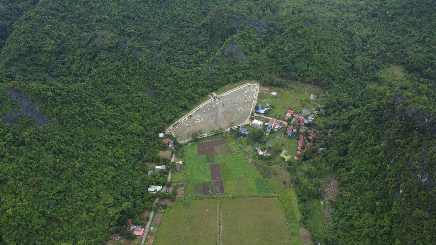 Làng du lịch cộng đồng Việt Hải cung cấp các thông tin cần thiết, điểm truy cập internet, sóng điện thoại di động đã được phủ trên toàn xã; cùng những hoạt động trải nghiệm cho du khách như đạp xe xuyên đảo. Làng du lịch cộng đồng Việt Hải cung cấp các thông tin cần thiết, điểm truy cập internet, sóng điện thoại di động đã được phủ trên toàn xã; cùng những hoạt động trải nghiệm cho du khách như đạp xe xuyên đảo.