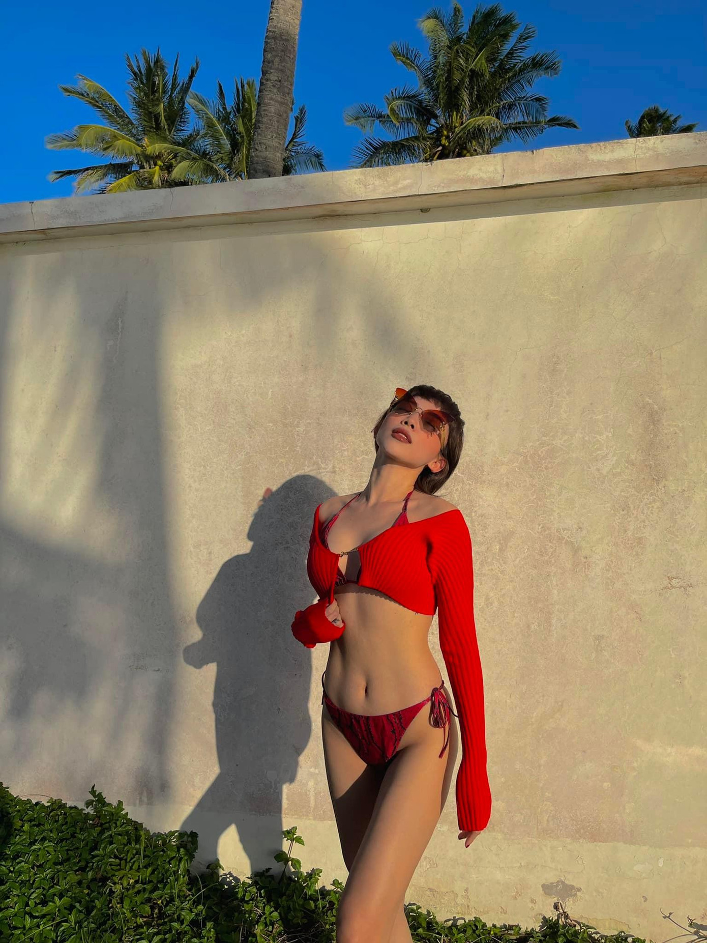 Chia sẻ về chuyện tình cảm với ông xã Hoàng Touliver, Tóc Tiên cho hay sau khi tham gia chương trình "The Remix" năm 2015, tên tuổi của cô đến gần hơn với khán giả Việt Nam. Tại chương trình này, Tóc Tiên cũng có cơ hội gặp gỡ Hoàng Touliver và về chung một nhà khi cả hai có chung nhiều sở thích và hòa hợp trong lối sống. Chia sẻ về chuyện tình cảm với ông xã Hoàng Touliver, Tóc Tiên cho hay sau khi tham gia chương trình "The Remix" năm 2015, tên tuổi của cô đến gần hơn với khán giả Việt Nam. Tại chương trình này, Tóc Tiên cũng có cơ hội gặp gỡ Hoàng Touliver và về chung một nhà khi cả hai có chung nhiều sở thích và hòa hợp trong lối sống.