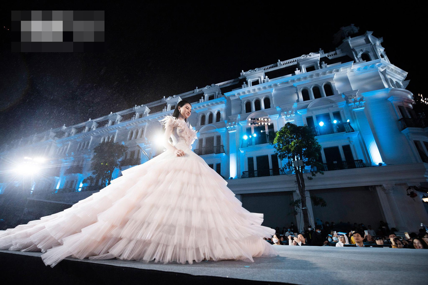 Một số khoảnh khắc ấn tượng của Top 64 Miss World Việt Nam 2022 trong đêm thi Người đẹp Thời trang.