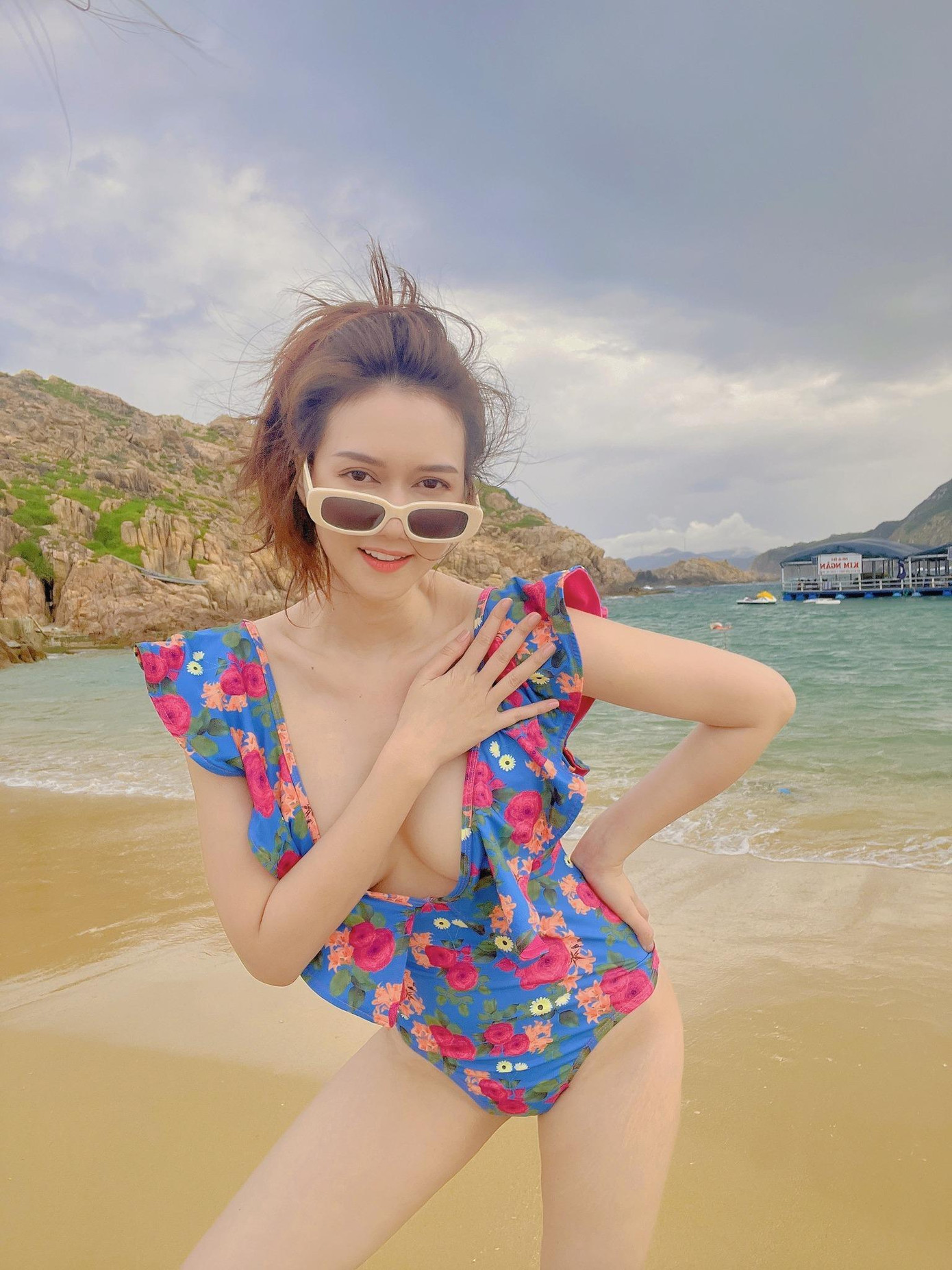 Sự thành công của Hương Giang được đánh giá bằng việc nhân vật Tuyết liên tục nhận những chỉ trích từ khán giả.