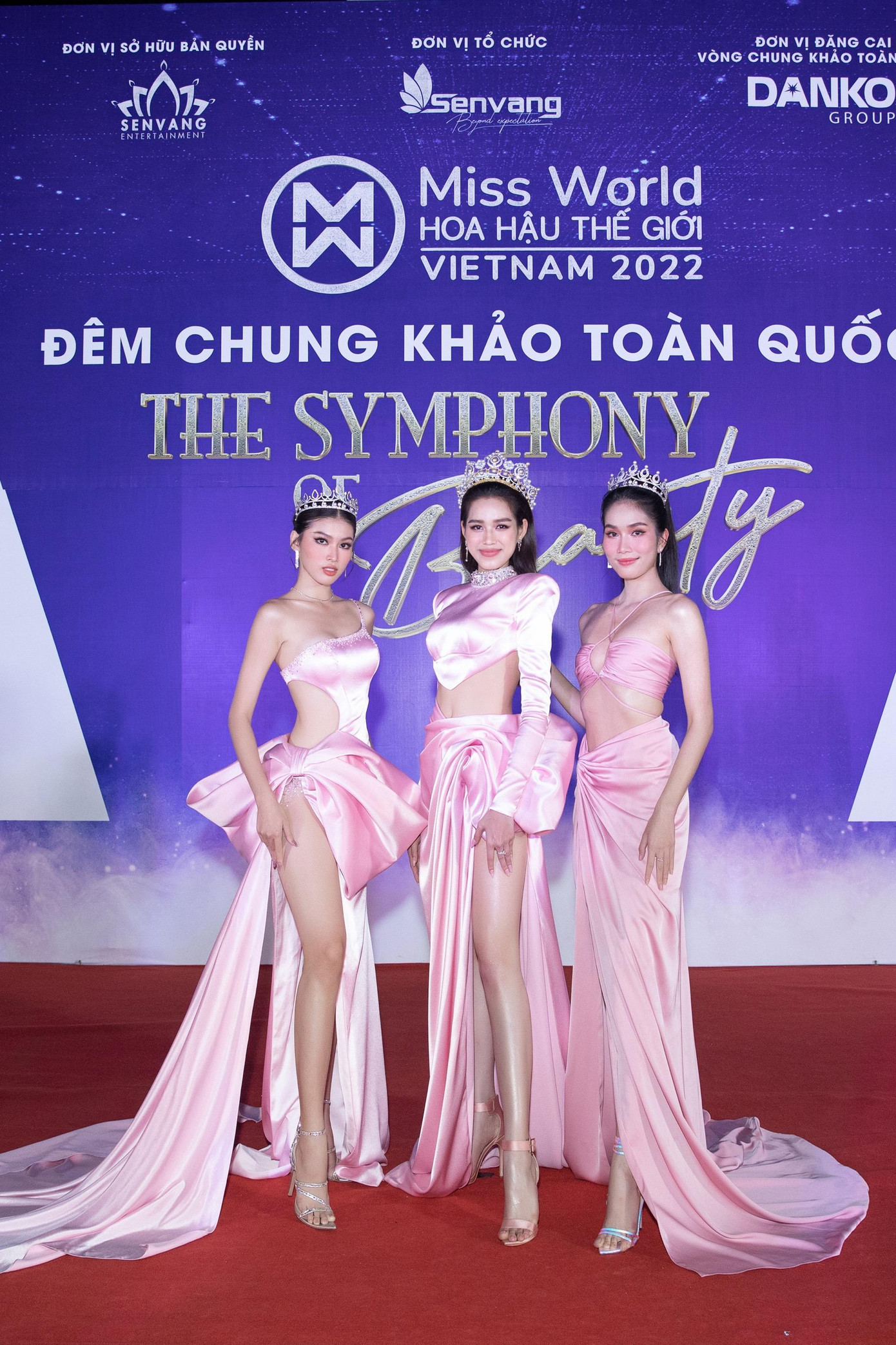 Top 3 Hoa hậu Việt Nam 2020 khoe đường cong thể hình gợi cảm tại đêm chung khảo Miss World Vietnam 2022. Top 3 Hoa hậu Việt Nam 2020 khoe đường cong thể hình gợi cảm tại đêm chung khảo Miss World Vietnam 2022.