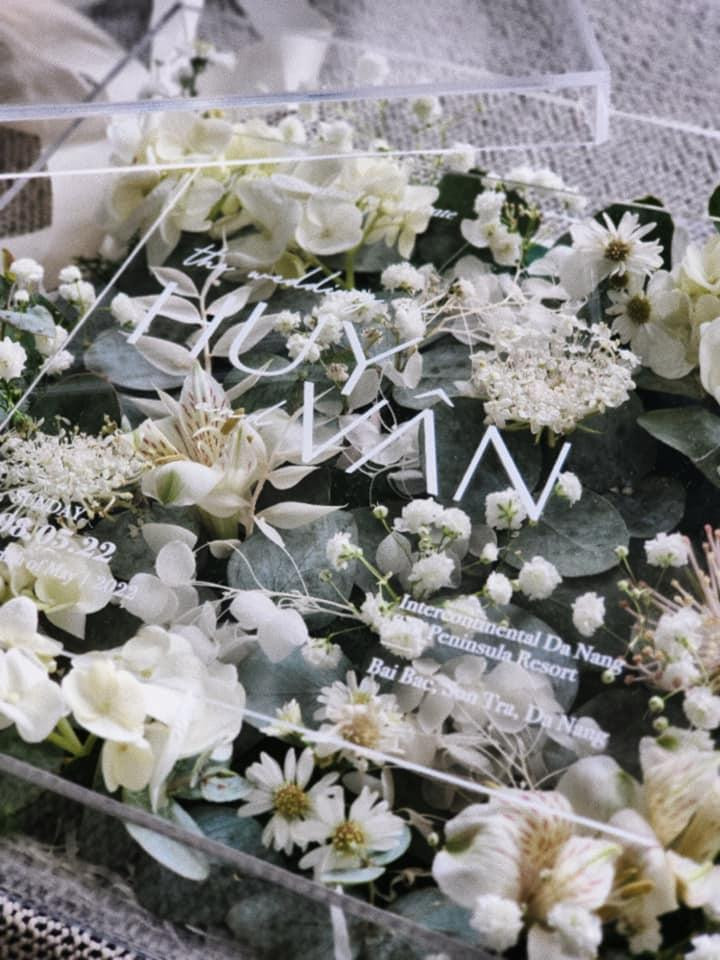 Thiệp cưới độc đáo và ấn tượng của Ngô Thanh Vân- Huy Trần. Thiệp cưới độc đáo và ấn tượng của Ngô Thanh Vân- Huy Trần.