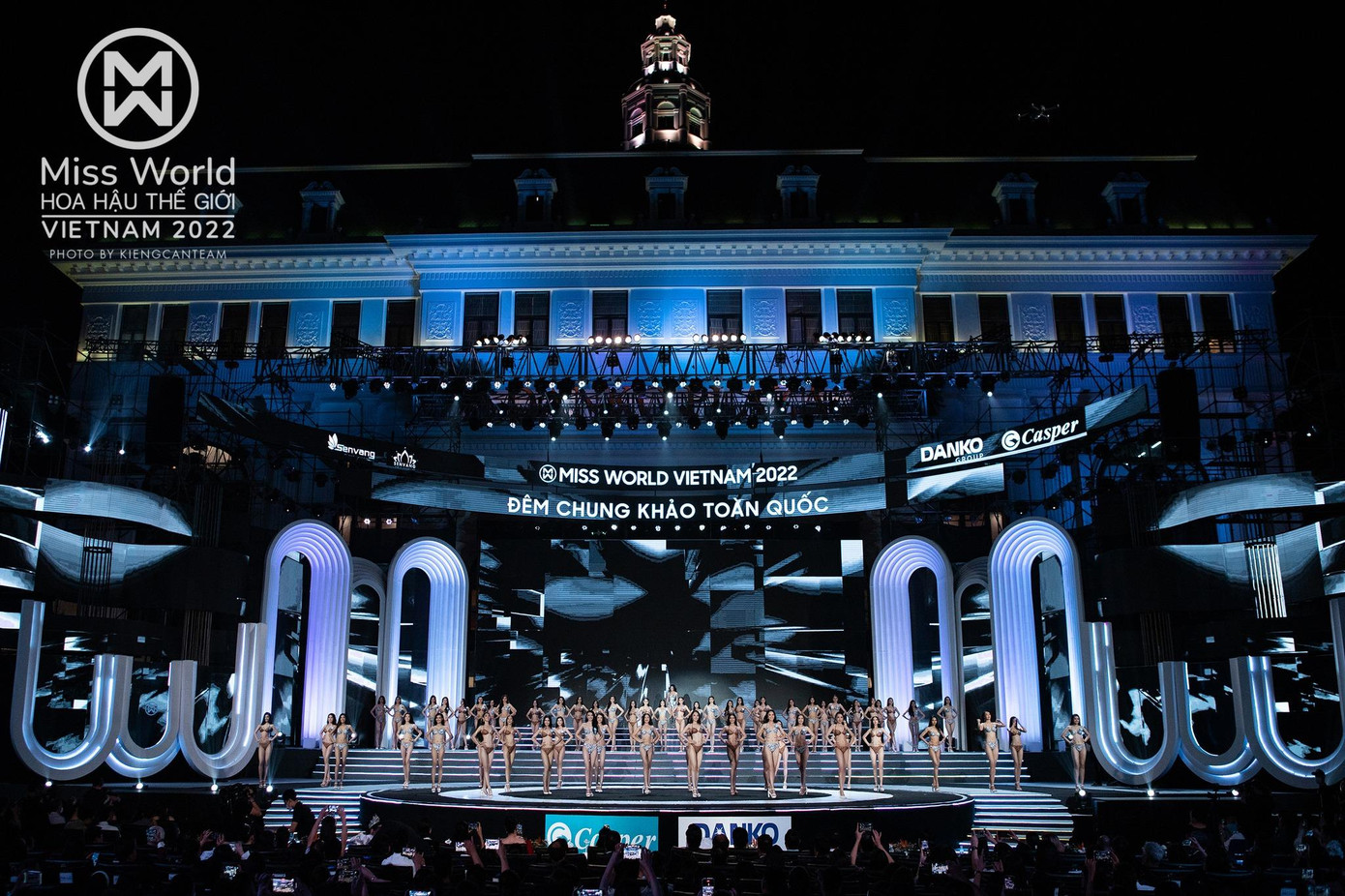 Sân khấu hoành tráng trong đêm Chung khảo Miss World Việt Nam 2022 tại Thái Nguyên.