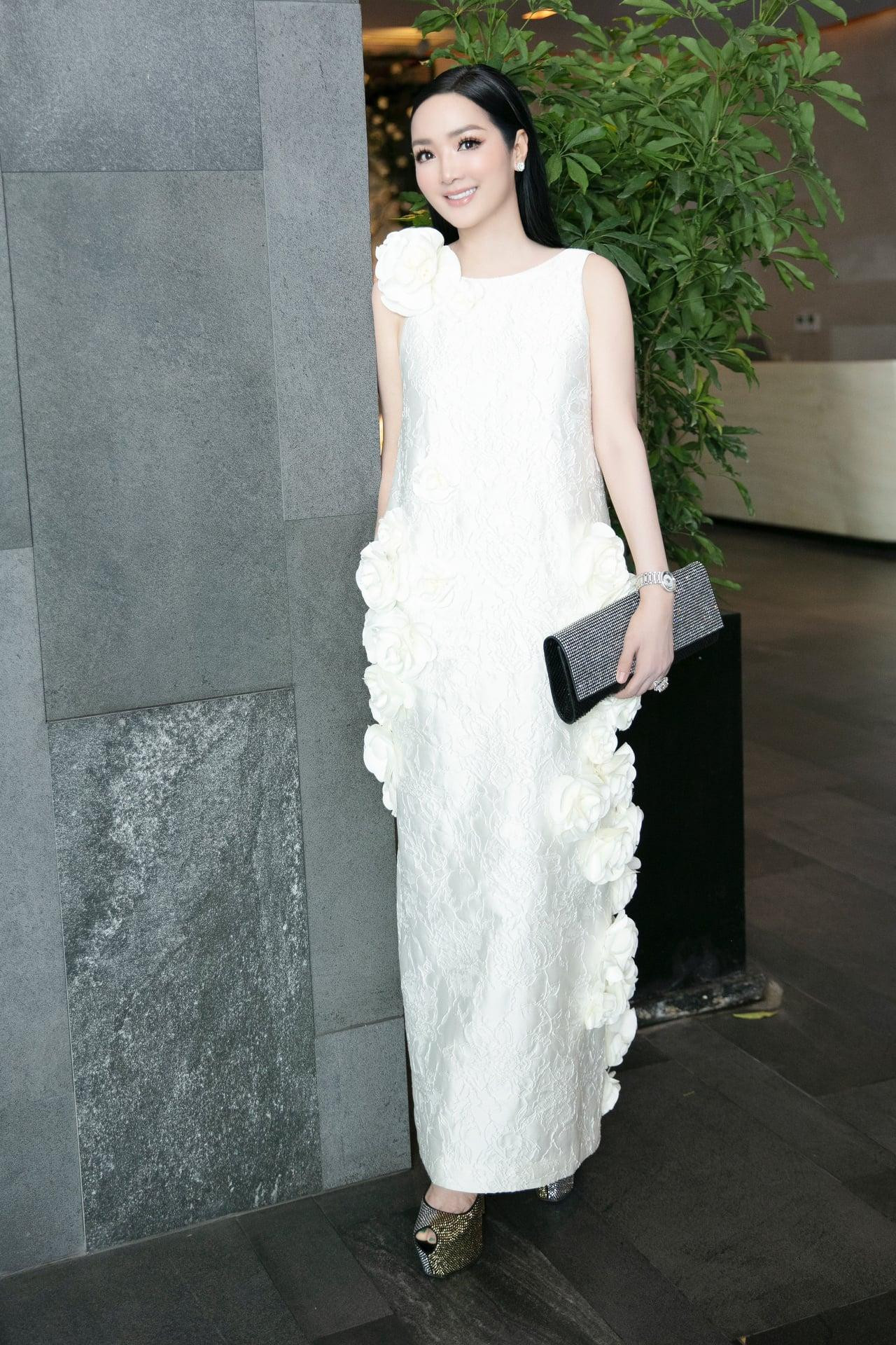 Hiện tại, Hoa hậu Đền Hùng Giáng My không còn hoạt động trong showbiz nhiều như trước mà chủ yếu tập trung kinh doanh và tận hưởng cuộc sống.