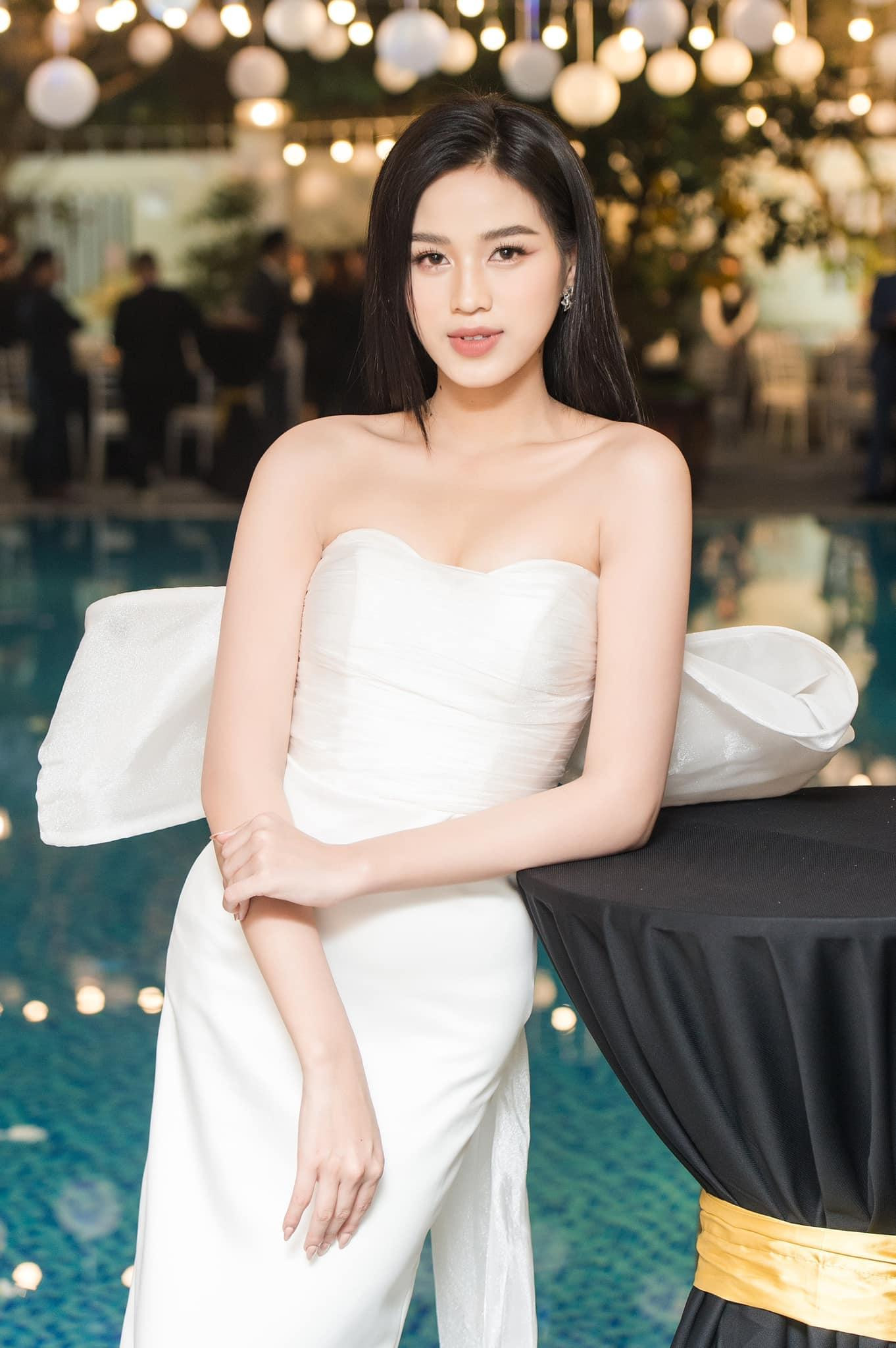 Thời điểm đăng quang, Đỗ Thị Hà sở hữu chiều cao 1m75 và có số đo ba vòng: 80-60-90 cm. Dù không phải là thí sinh được chú ý từ đầu, nhưng Đỗ Thị Hà ngày càng tỏa sáng qua từng vòng thi và xứng đáng với ngôi vị cao nhất tại Hoa hậu Việt Nam 2020.