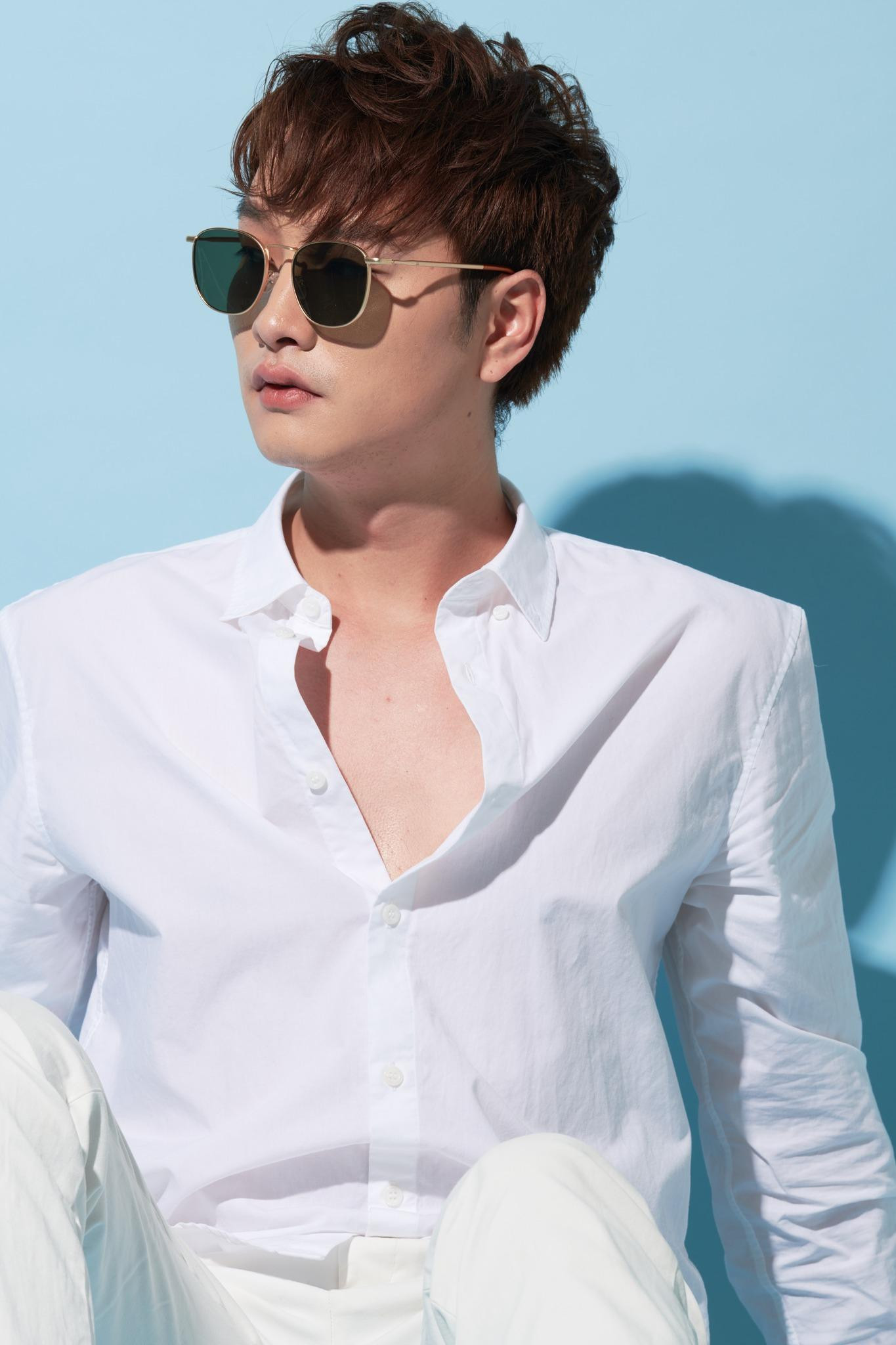 Trọng Lân tên đầy đủ là Nguyễn Trọng Lân sinh năm 1993, tại Hà Nội. Vốn quen mặt với những dạng vai công tử ăn chơi, trác táng trên phim nên Trọng Lân gây bất ngờ khi vào vai Lợi đầu bò trong “Lối về miền hoa”.