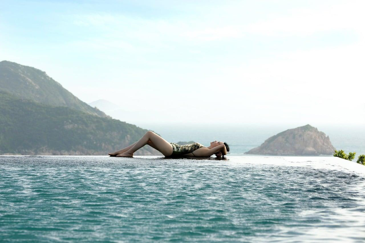 Trong chương trình “Chuyện đêm muộn” phát sóng năm 2016, Hoa hậu Giáng My lần đầu tiên trải lòng về cuộc hôn nhân ngắn ngủi với người chồng cũ. Cô nói: "6 năm học trong nhạc viện, tôi đã lý tưởng hóa chuyện tình cảm. Tôi cứ nghĩ rằng một chàng hoàng tử cưỡi bạch mã đến và đó là chàng trai hoàn hảo không tì vết. Nhưng khi cả hai cùng chung sống, tôi lại thấy như một trời một vực. Vì tình yêu, chúng tôi mới bước vào hôn nhân. Nhưng tình yêu không giống như thực tế rằng người ta phải cọ xát, phải lo cơm, áo, gạo, tiền, đủ thứ hàng ngày. Chính vì vậy, tôi vỡ mộng, chỉ vì một thói hư tật xấu rất nhỏ thôi.