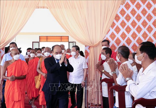 Chủ tịch nước Nguyễn Xuân Phúc thăm Học viện Phật giáo Nam tông Khmer.