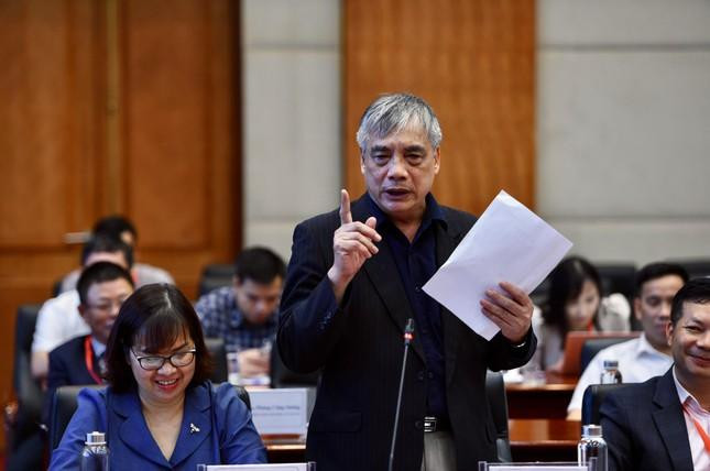 PGS.TS Trần Đình Thiên.