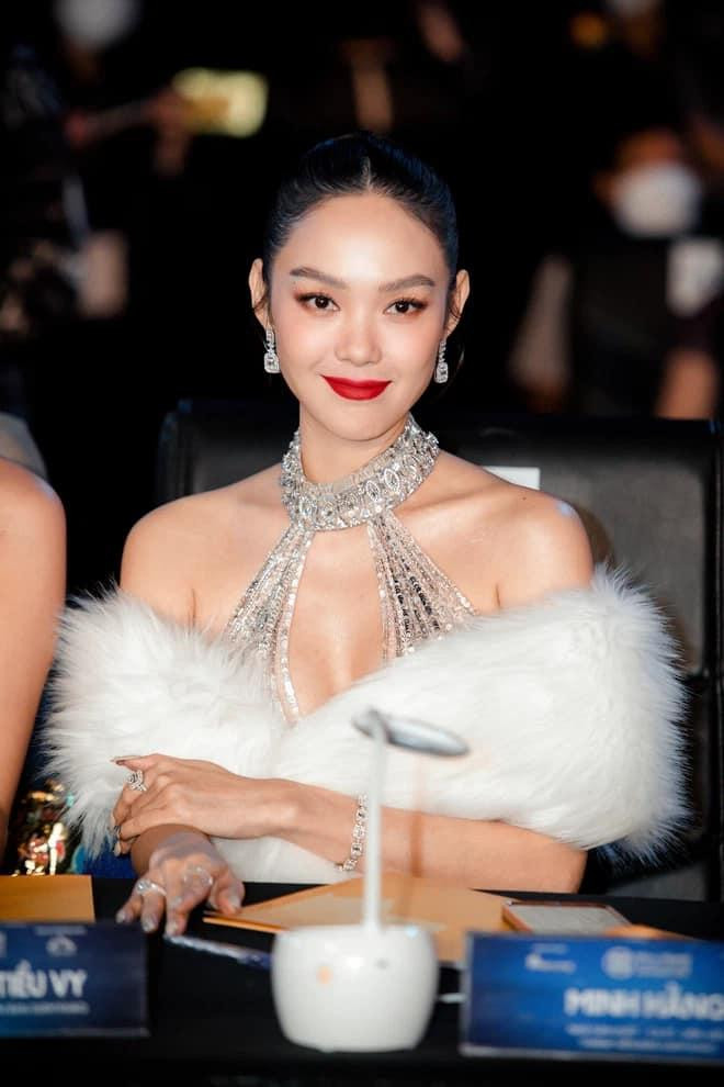 Minh Hằng sinh năm 1987, hoạt động ở vai trò ca sĩ, diễn viên. Cô từng gây chú ý qua các bộ phim như: Mộng phù du, Gọi giấc mơ về, Ngã rẽ cuộc đời, Ngôi nhà hạnh phúc, Mẹ ác ma cha thiên sứ, Giải cứu thần chết, Những nụ hôn rực rỡ, Bao giờ có yêu nhau, Sắc đẹp ngàn cân, gần nhất là Bẫy ngọt ngào...