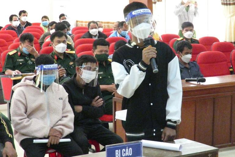 Các bị cáo tại phiên tòa (Ảnh: X.K) Các bị cáo tại phiên tòa (Ảnh: X.K)