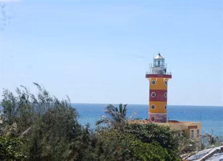 Ngọn hải đăng trên đảo