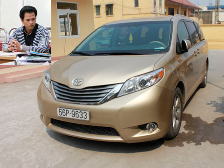 Vương Duy Thành và chiếc ô tô bị cơ quan chức năng kiểm tra