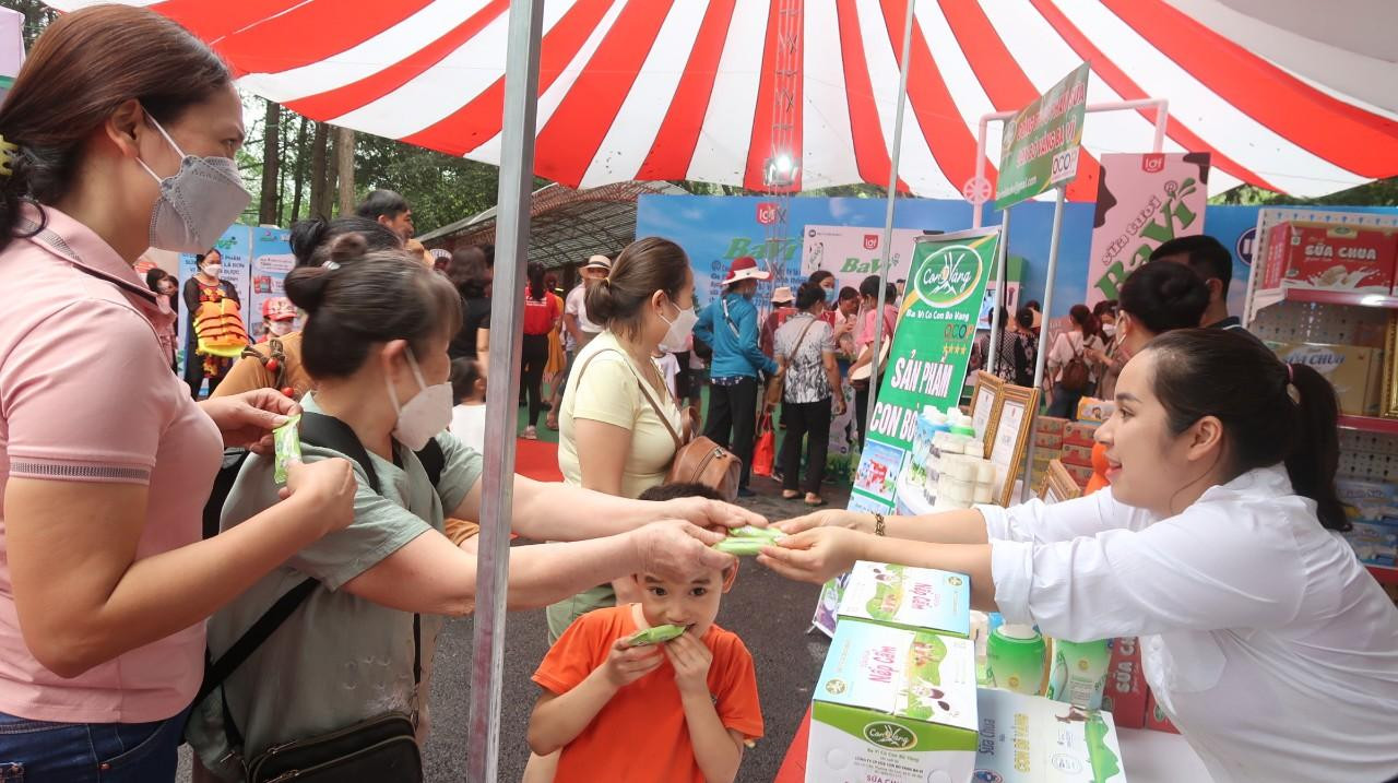 Trong lễ khai trương, ngoài việc bố trí cảnh quan hợp lý để giới thiệu các sản phẩm du lịch, Ban Tổ chức còn bố trí khu vực trưng bày, giới thiệu sản phẩm du lịch và sản phẩm nông nghiệp đặc trưng.