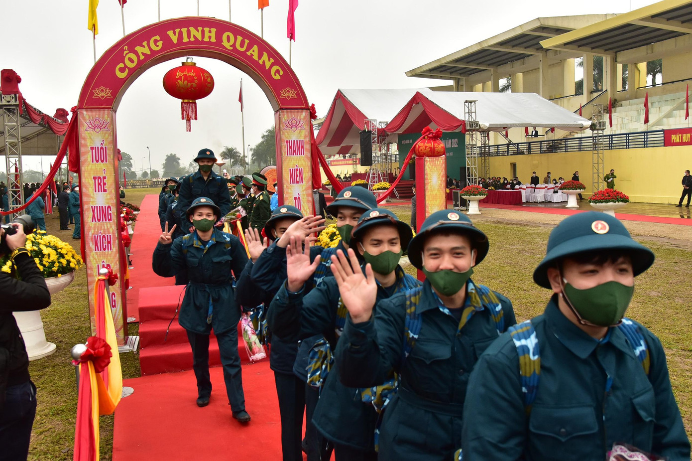 Một số địa phương có tỷ lệ cao là: Chương Mỹ (80,9%), Thạch Thất (77,9%), Hà Đông (75,9%), Gia Lâm (74,3%), Hoàn Kiếm (71,5%)... Có từ 25 đến 30% tân binh có trình độ đại học, cao đẳng, trung học chuyên nghiệp. Ảnh: Như Ý