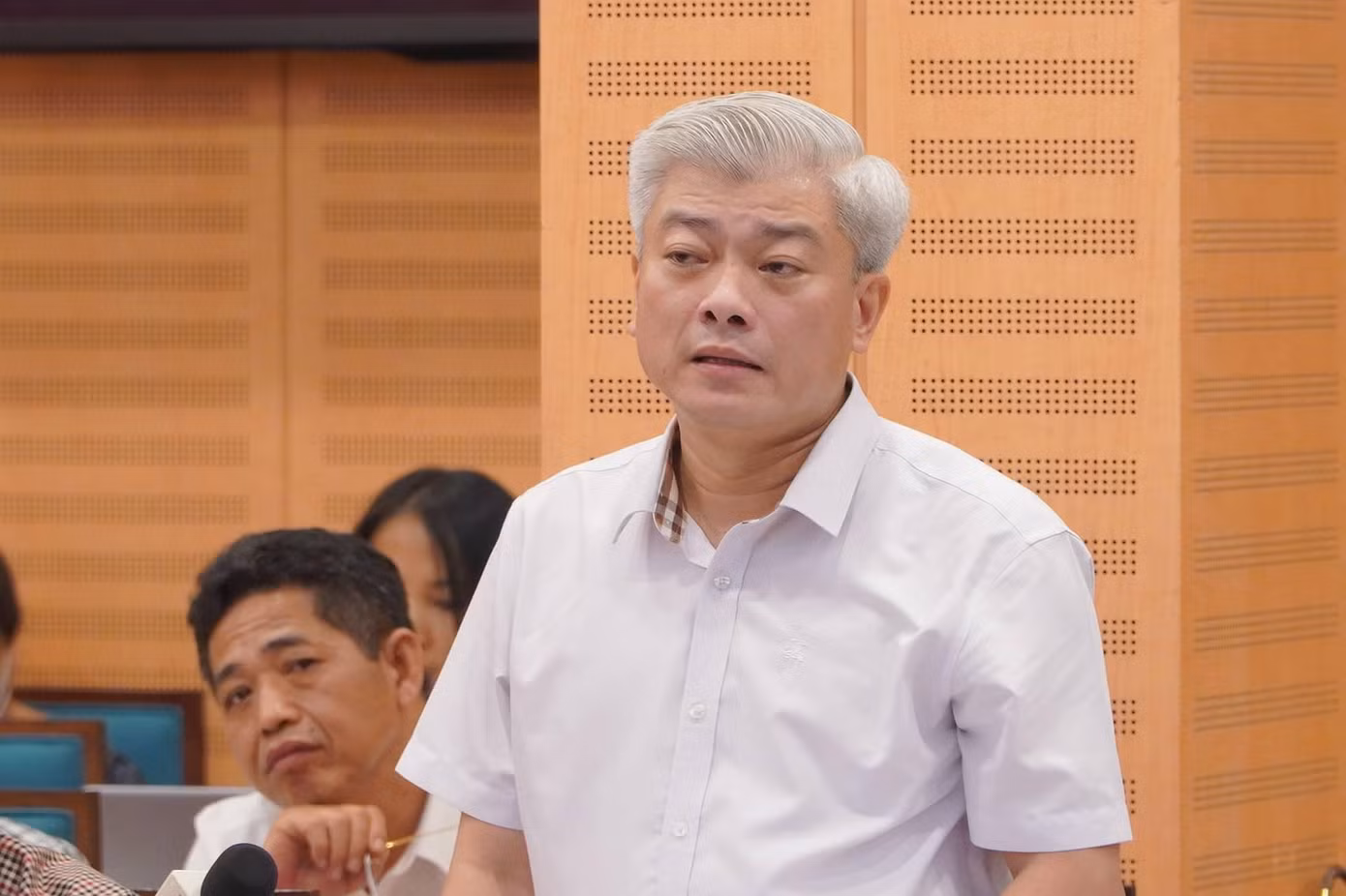 Ông Mai Trọng Thái - Phó Giám đốc Sở Tài nguyên và Môi trường phát biểu tại buổi họp báo