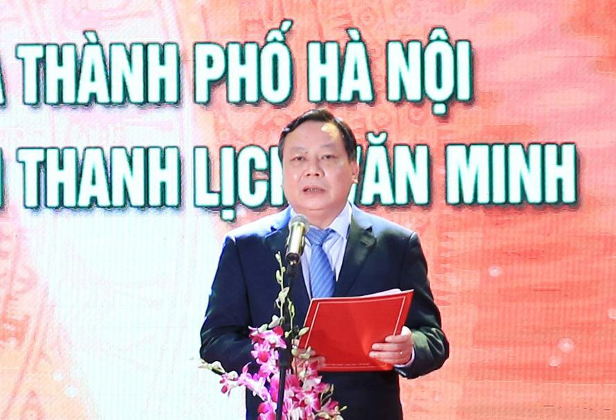 Phó Bí thư Thành ủy Hà Nội Nguyễn Văn Phong phát biểu tại lễ trao giải.