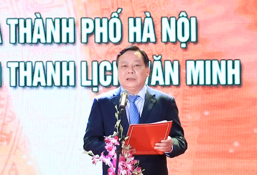 Phó Bí thư Thành ủy Hà Nội Nguyễn Văn Phong phát biểu tại lễ trao giải.