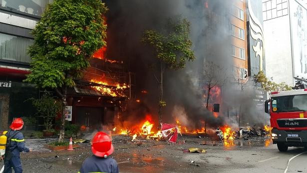 Vụ cháy quán karaoke ở 68 Trần Thái Tông (quận Cầu Giấy) khiến 13 người thiệt mạng