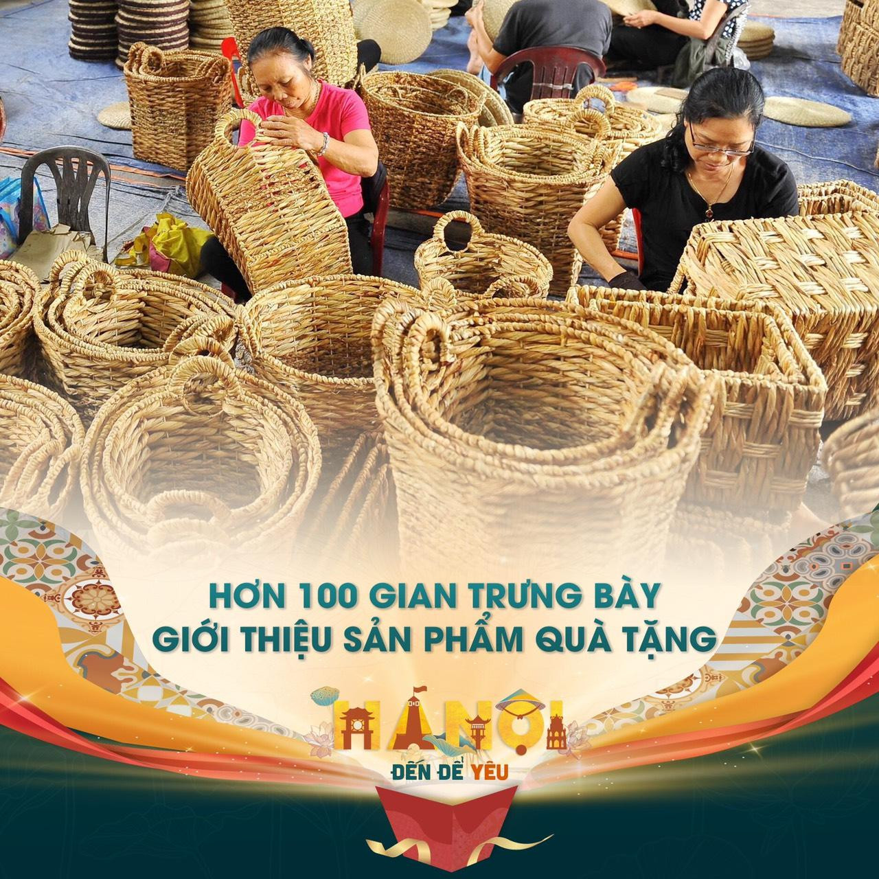 Nhiều không gian quà tặng truyền thống xuất hiện trong dịp này Nhiều không gian quà tặng truyền thống xuất hiện trong dịp này