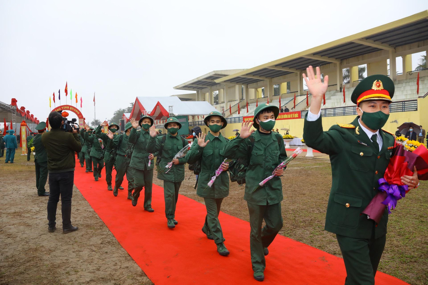 Qua quá trình tuyển chọn, công dân đạt sức khỏe đủ điều kiện nhập ngũ đạt 62,6% so với số công dân đi khám. Ảnh: Như Ý