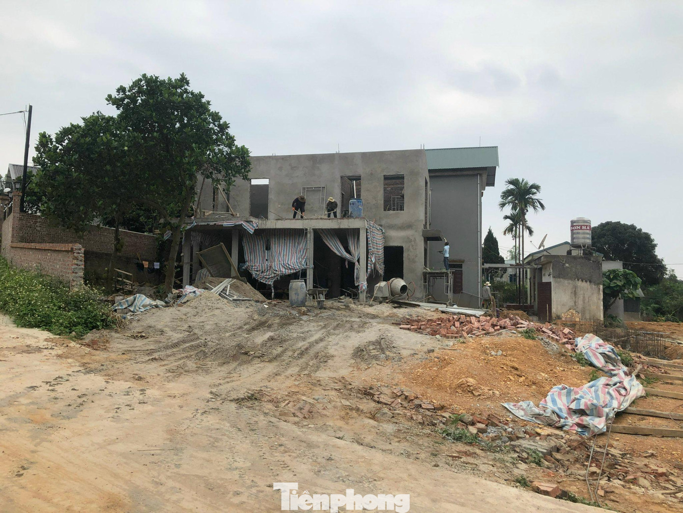 Tại một địa điểm gần với khu vực chính quyền cưỡng chế năm 2019 hiện đã tiếp tục xây dựng
