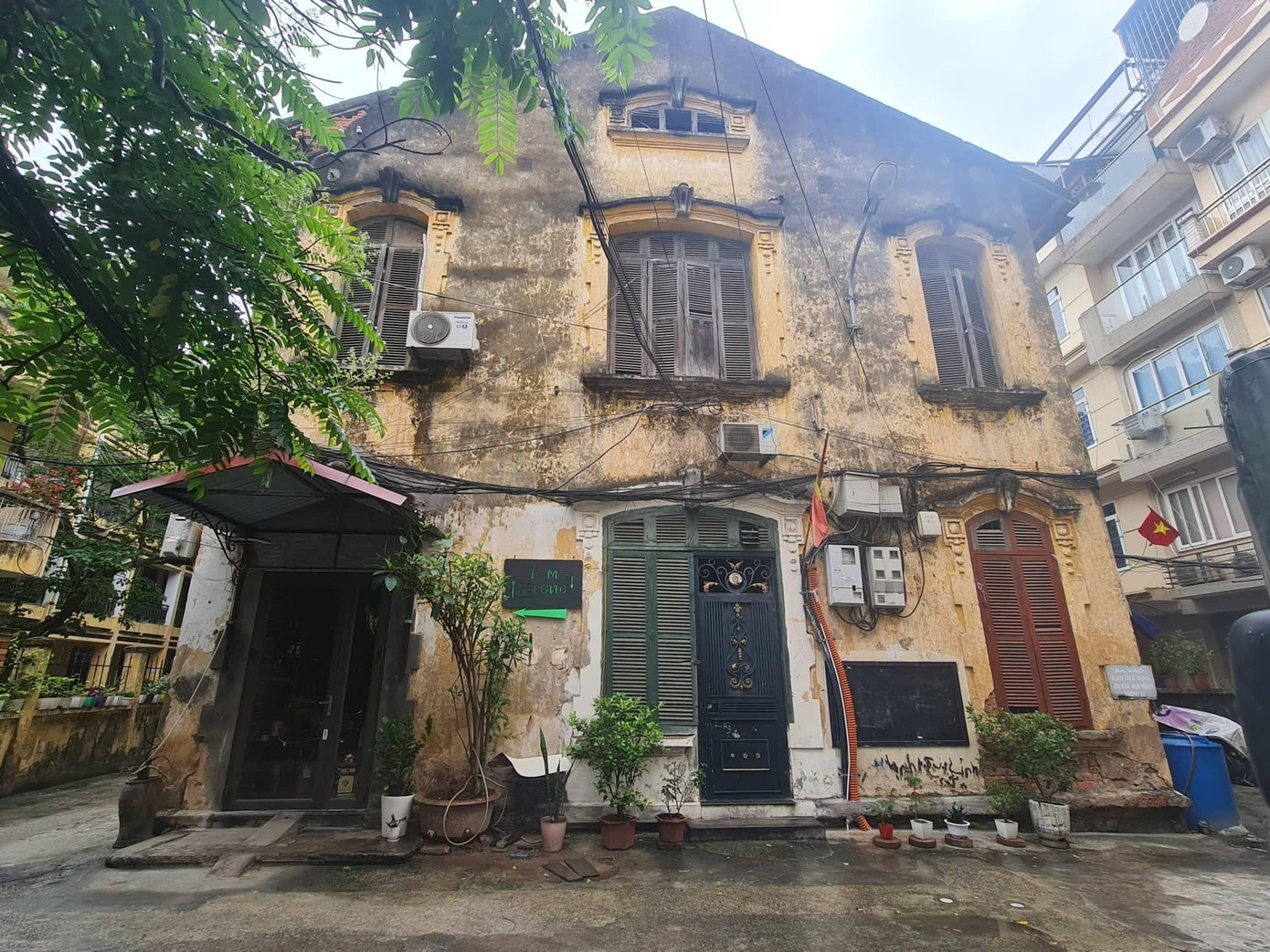 Tương tự tại biệt thự số 8 Tăng Bạt Hổ, phường Phạm Đình Hồ, quận Hai Bà Trưng