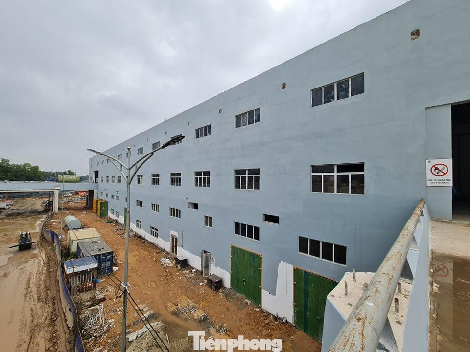 Nhà máy được giới thiệu "sử dụng công nghệ đốt rác châu Âu". Mỗi giờ nhà máy tạo ra 75 MW điện, tuy không cao so với các nhà máy nhiệt điện nhưng bù lại có thể giúp Hà Nội xử lý 4.000 tấn rác khô, tương đương 5.000 -5.500 tấn rác ướt mỗi ngày.