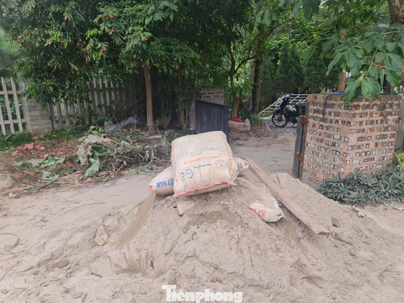 Các hoạt động xây dựng vẫn tiếp tục diễn ra tại xã Minh Phú