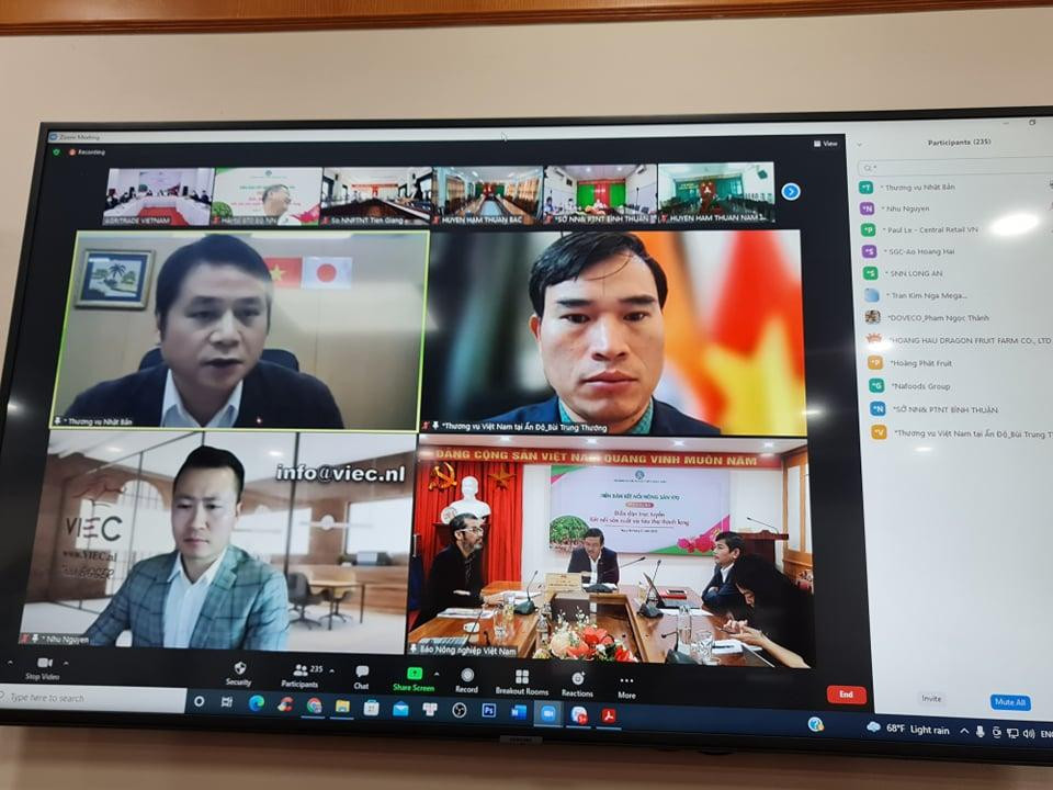 Ông Tạ Đức Minh, Tham tán thương mại phụ trách thị trường Việt Nam tại Tokyo, Nhật Bản trao đổi tại diễn đàn Ông Tạ Đức Minh, Tham tán thương mại phụ trách thị trường Việt Nam tại Tokyo, Nhật Bản trao đổi tại diễn đàn