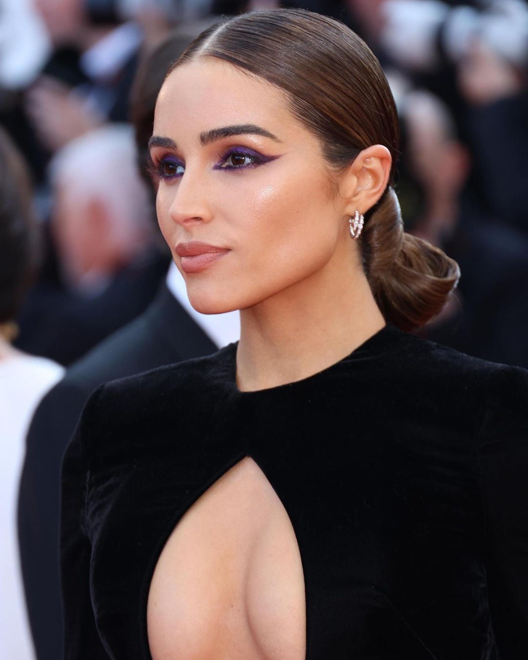 Olivia Culpo táo bạo trên thảm đỏ Cannes.
