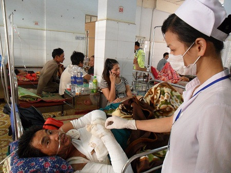 Ông Nguyễn Bá Chúc đang điều trị tại Khoa chấn thương chỉnh hình, Bệnh viện Đa khoa tỉnh Đắk Lắk