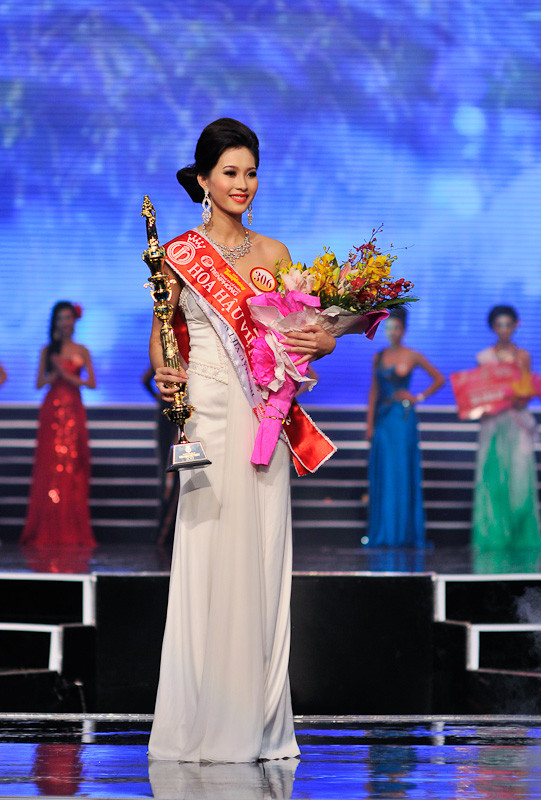 Đặng Thu Thảo đã trở thành Hoa hậu Việt Nam 2012