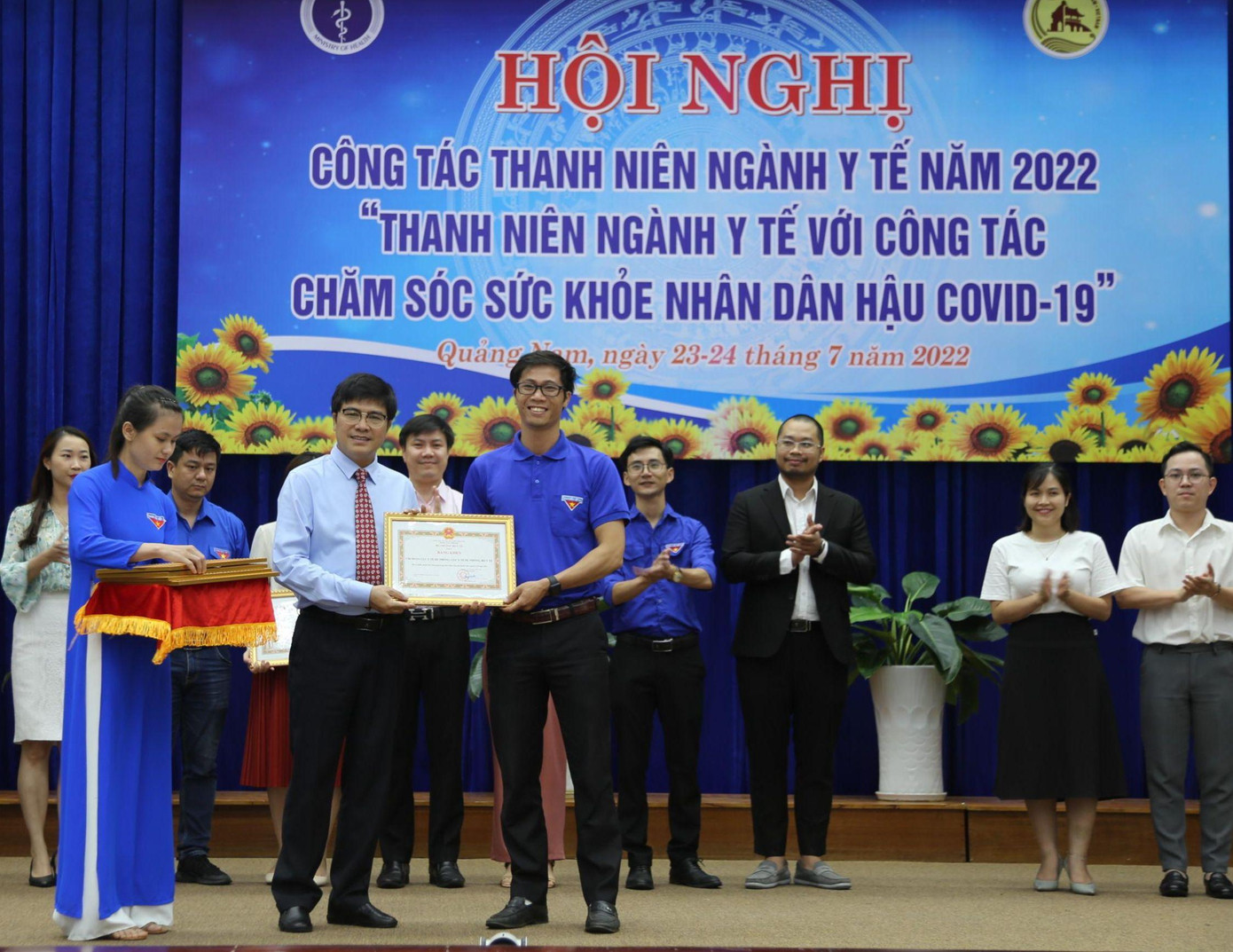 22 tập thể, 23 cá nhân nhận Bằng khen của Bộ Y tế. 22 tập thể, 23 cá nhân nhận Bằng khen của Bộ Y tế.