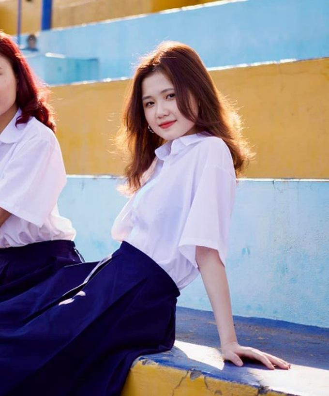 Linh Uyên trải nghiệm nhiều phong cách khác nhau. Từ hình tượng ngây thơ… Linh Uyên trải nghiệm nhiều phong cách khác nhau. Từ hình tượng ngây thơ…