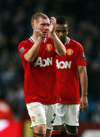 Scholes trên sân tối qua