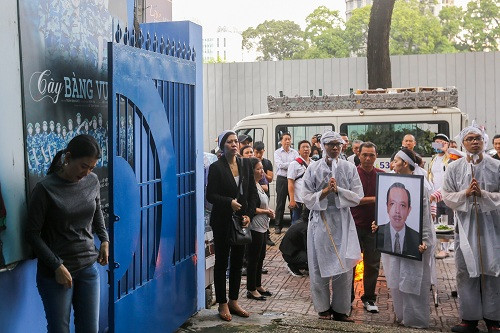 Linh cữu nghệ sĩ Thanh Hoàng 'thăm nhà' - sân khấu 5B lần cuối ảnh 2