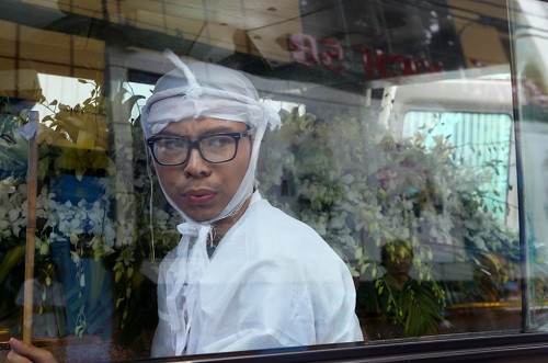 Linh cữu nghệ sĩ Thanh Hoàng 'thăm nhà' - sân khấu 5B lần cuối ảnh 9