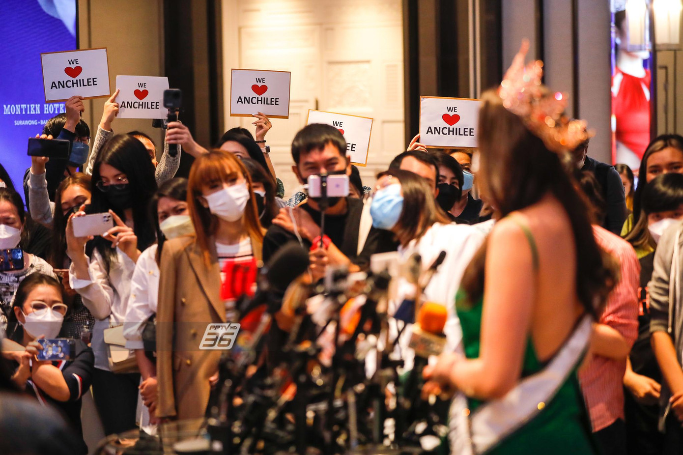 Đông đảo người hâm mộ và báo chí nước nhà đã tới tham dự và chào đón cô về nước sau hành trình đầy cam go tại Miss Universe 2021. Mặc dù Anchilee không đạt được thành tích gì tại cuộc thi nhưng cô vẫn nhận được rất nhiều sự yêu mến từ khán giả xứ sở chùa Vàng.