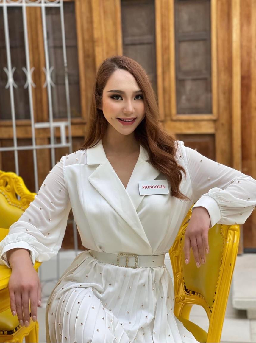 Người đẹp Mông Cổ, Burte-Ujin tuy không sở hữu nhan sắc xuất thần nhưng bù lại cô đã giành chiến thắng trong phần thi tài năng với tiết mục uốn dẻo. Người đẹp cũng có khả năng nói được nhiều ngôn ngữ gồm tiếng Anh, tiếng Nhật.