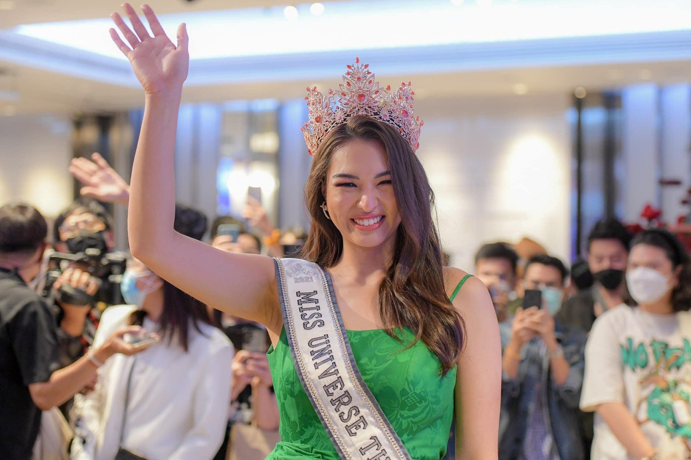 Sau đêm bán kết, Anchilee đã livestream và khóc nức nở, đồng thời bày tỏ cô đã làm hết sức mình cũng như sẽ không thay đổi bản thân vì cô luôn tự tin vào vẻ đẹp tự nhiên của mình.